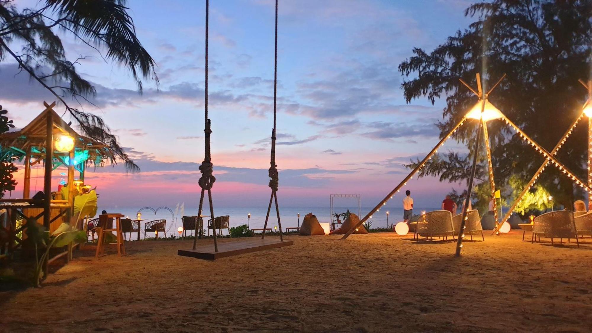 Estella Phuket Mai Khao Beach Resort Esterno foto