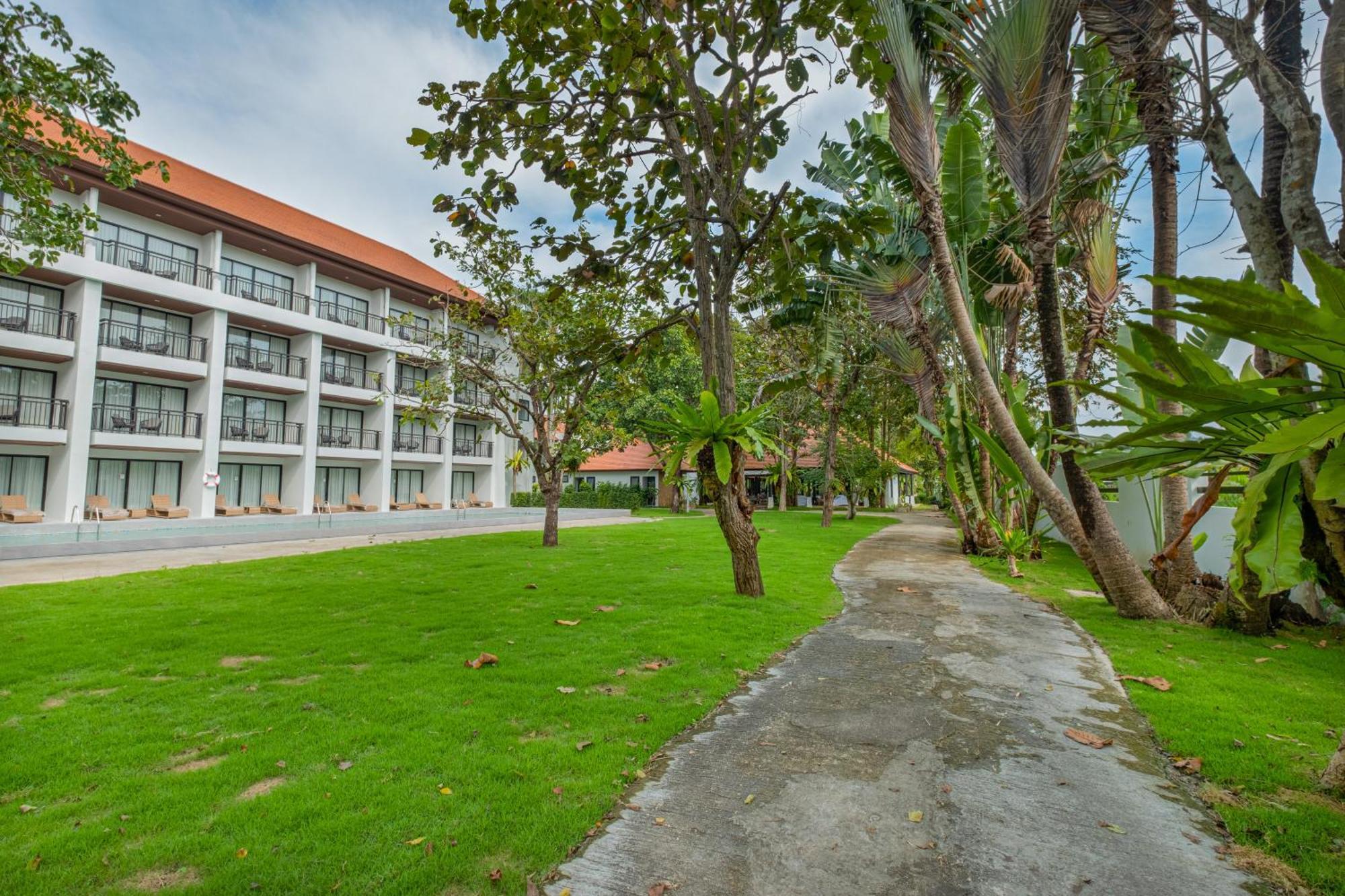 Estella Phuket Mai Khao Beach Resort Esterno foto